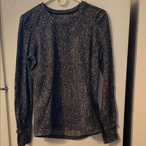Lululemon Size 10 Like New Women's‎ Black & White Long Sleeve Thick Textured Top